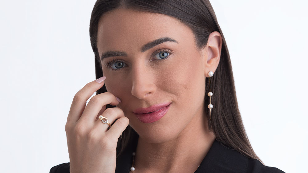Os 5 Tipos de Brincos de Ouro que Toda Mulher Poderosa Deveria Ter
