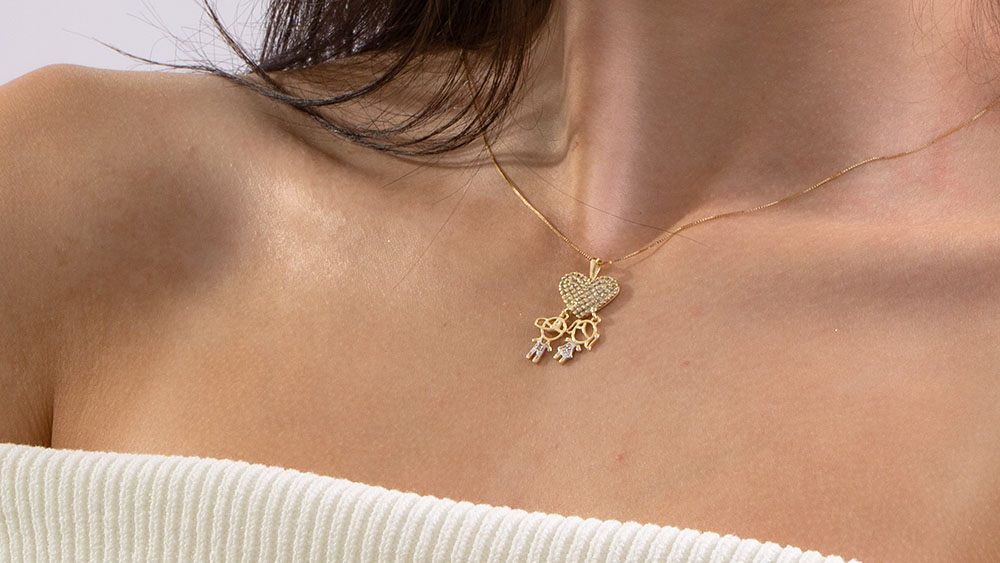 Joias para presentear no dia das mães - pingentes personalizados