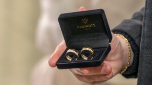 Pulseira de Elos Oval e Desquinado de 8.0mm em Ouro 10K