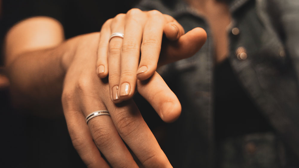 Anéis de compromisso em ouro 10K 